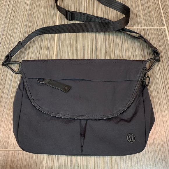 lululemon athletica Handbags - Lululemon women’s cross body bag